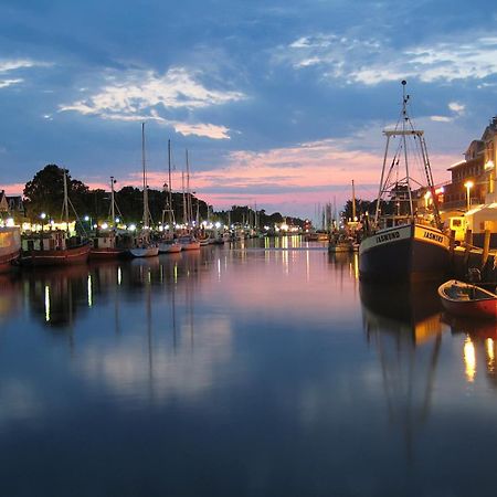 Ostseeblick, Direkt Am Alten Strom Rostock Exteriör bild