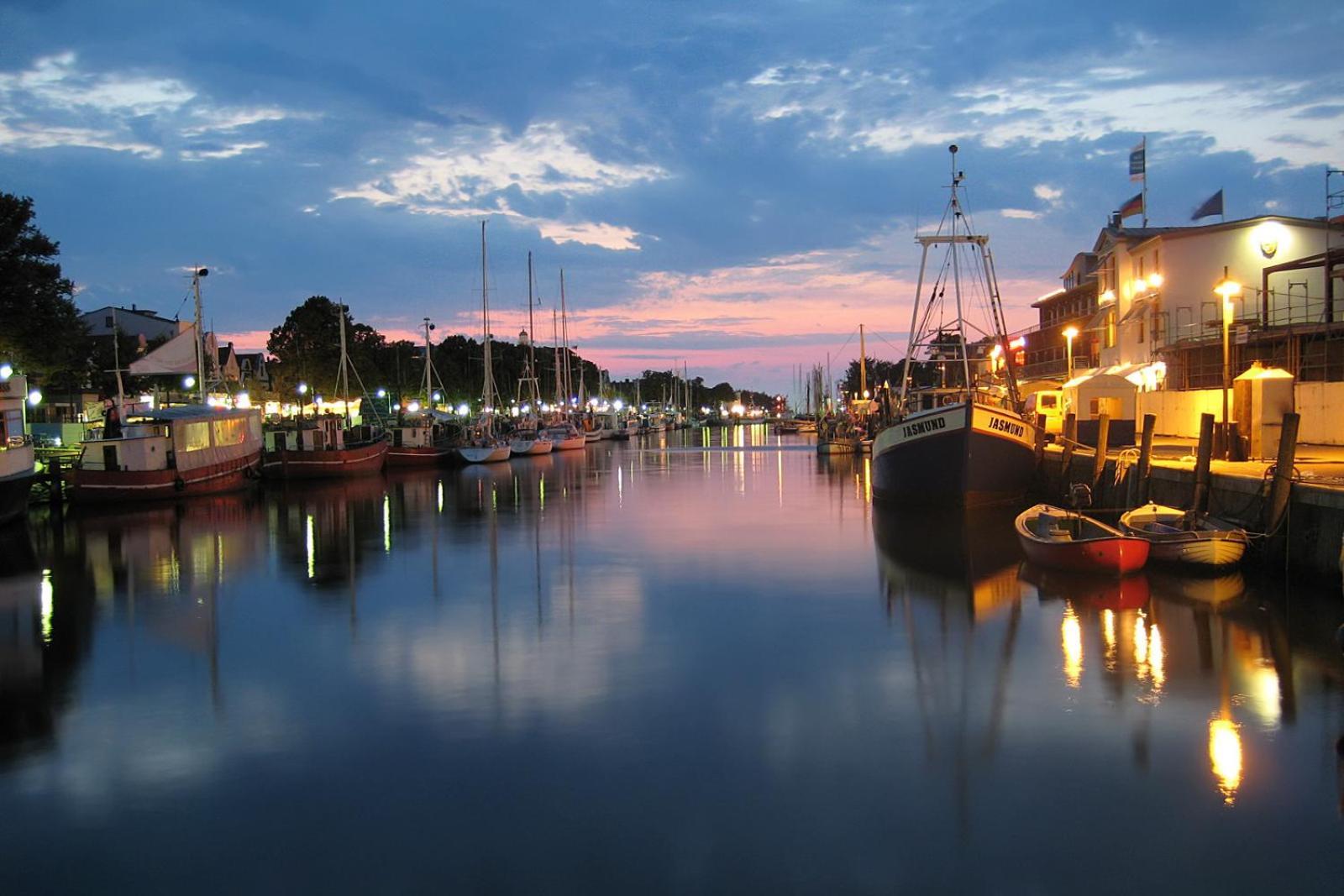 Ostseeblick, Direkt Am Alten Strom Rostock Exteriör bild